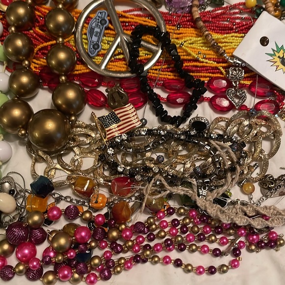 Gallon bag 5 pounds Junk Drawer Jewelry. - Picture 10 of 13